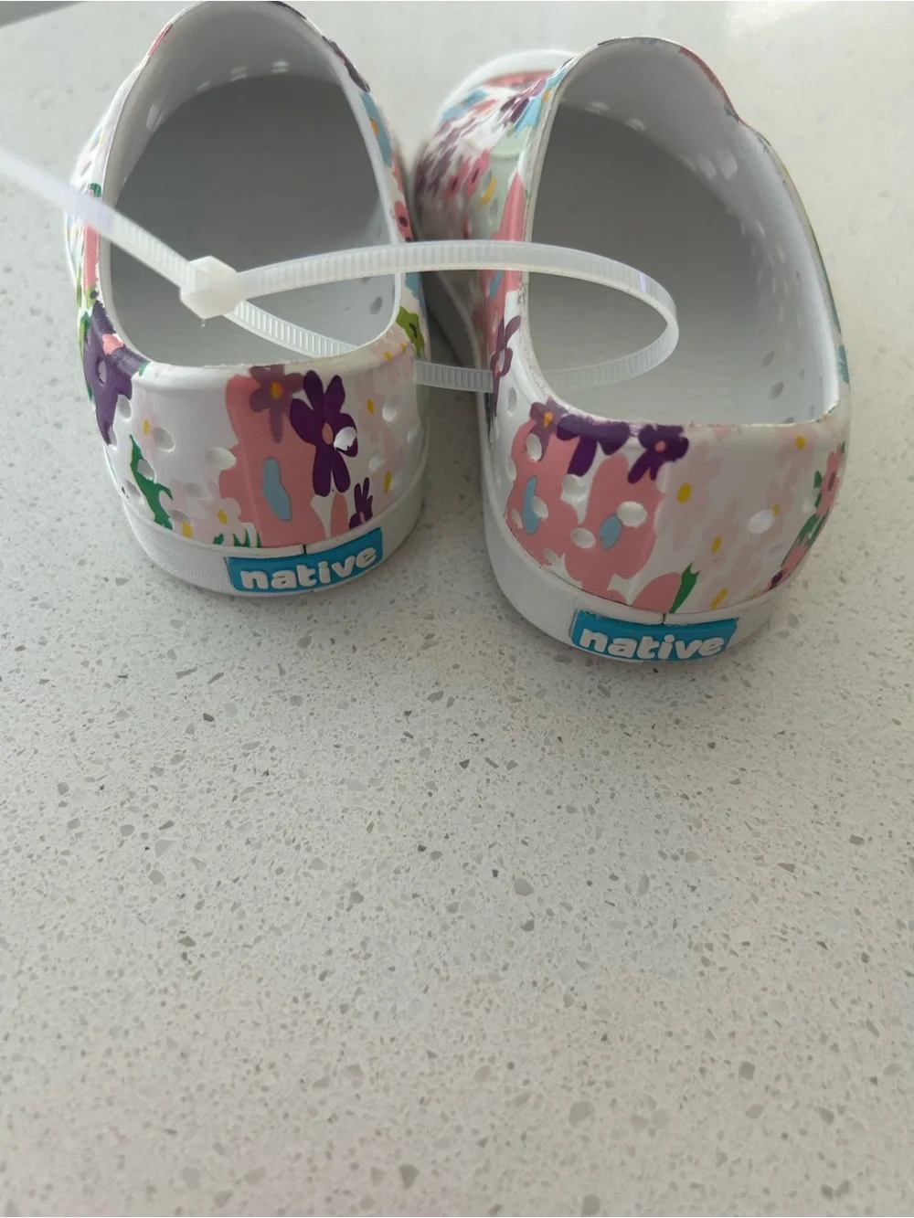 Native Shoes Jefferson Kid’s Water Shoes Slip-On Sneakers Floral C7